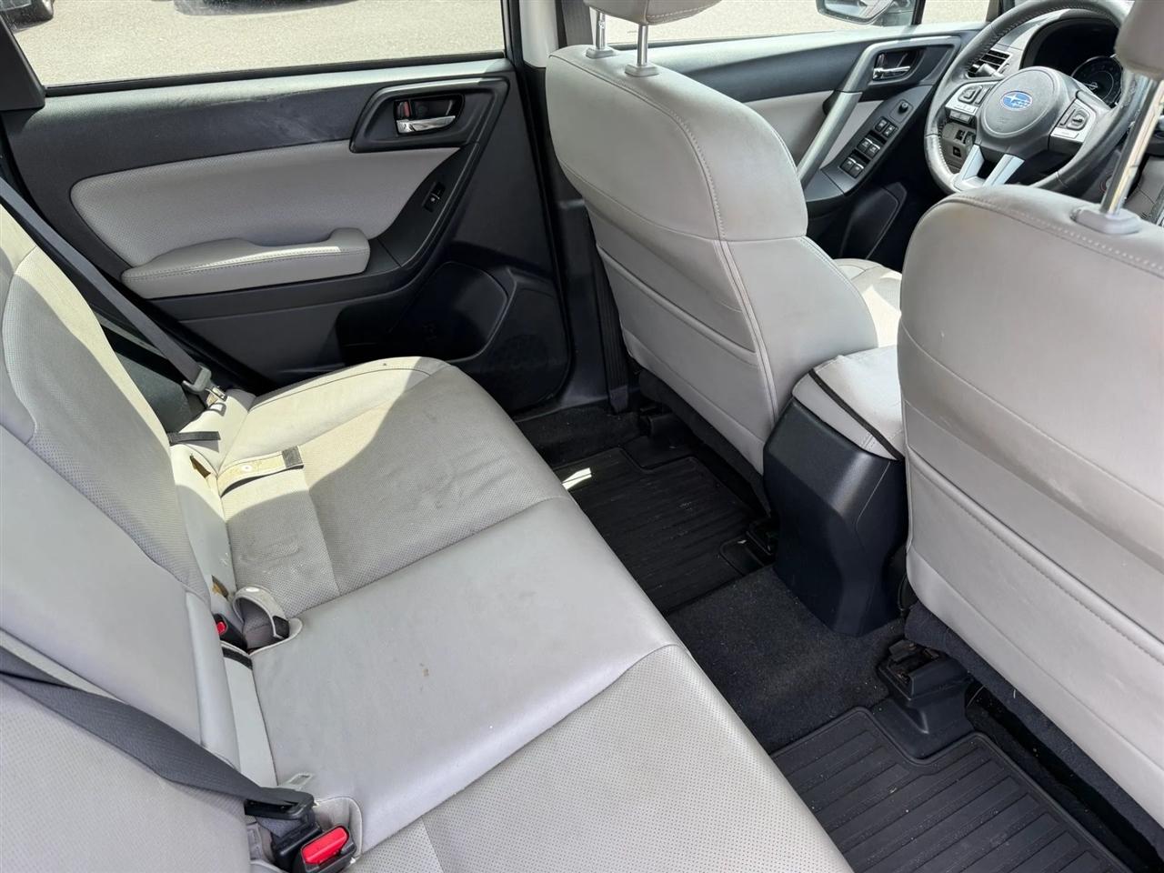 Subaru Forester 2.5i Limited CVT 2017