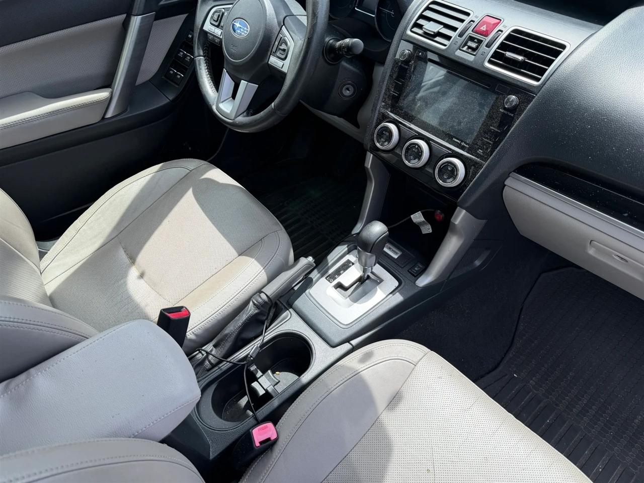 Subaru Forester 2.5i Limited CVT 2017