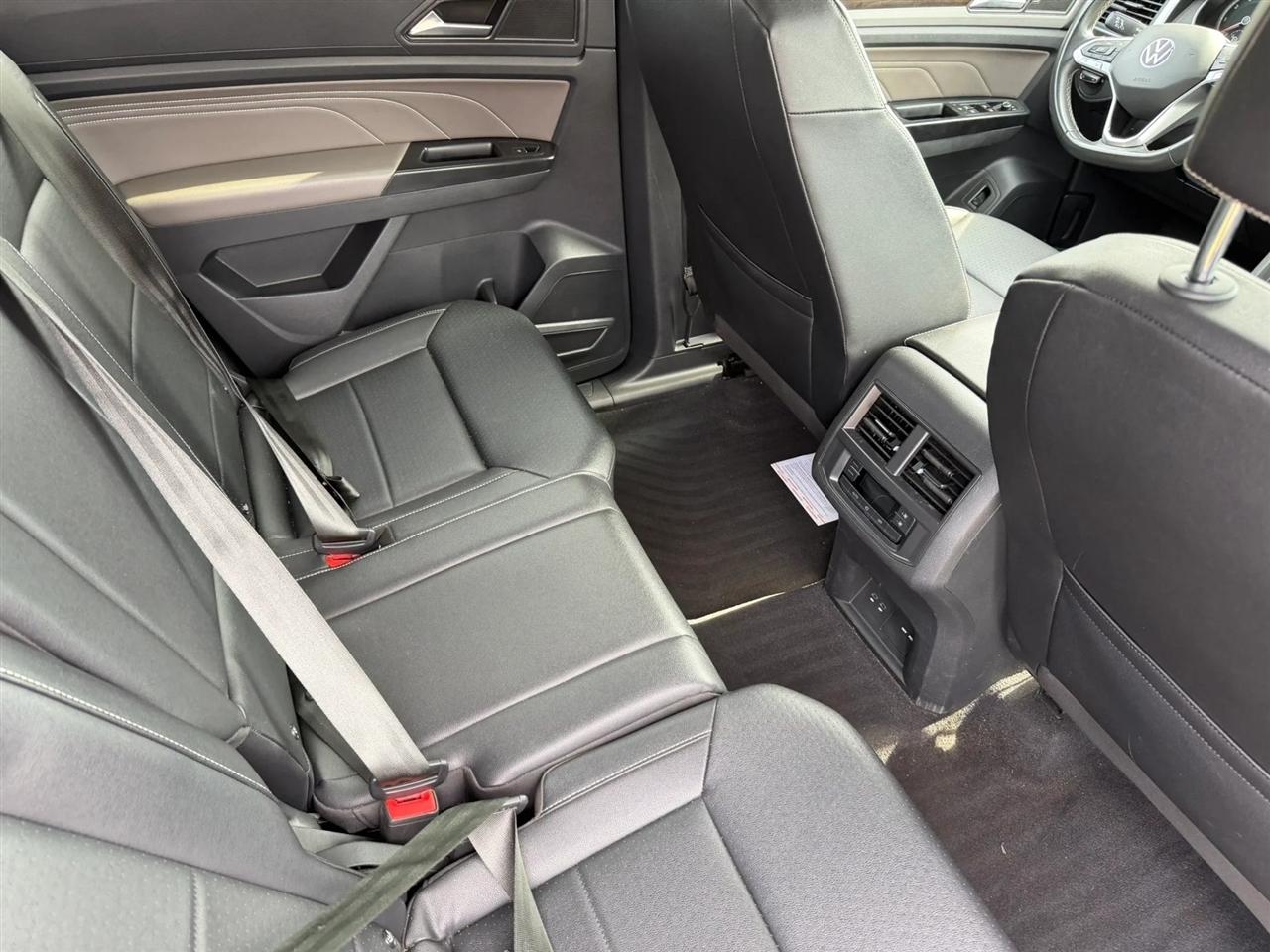 Volkswagen Atlas 2021.5 3.6L V6 SE w/Technology FWD 2021