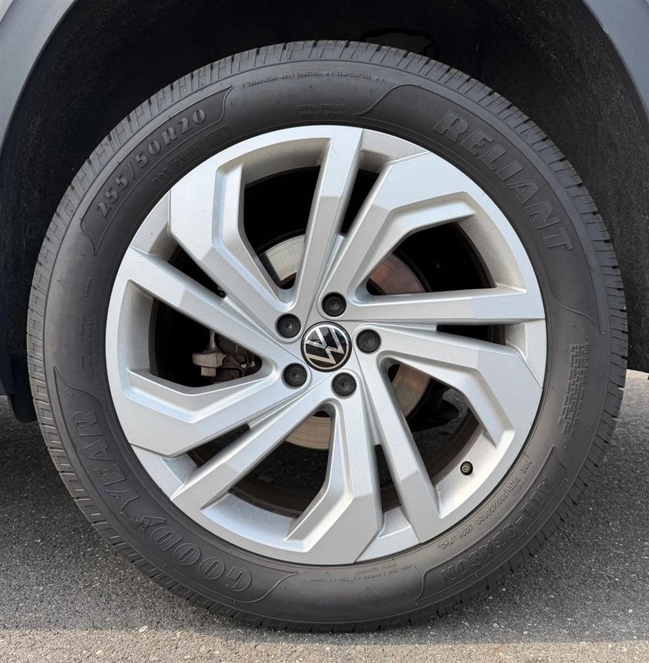 Volkswagen Atlas 2021.5 3.6L V6 SE w/Technology FWD 2021