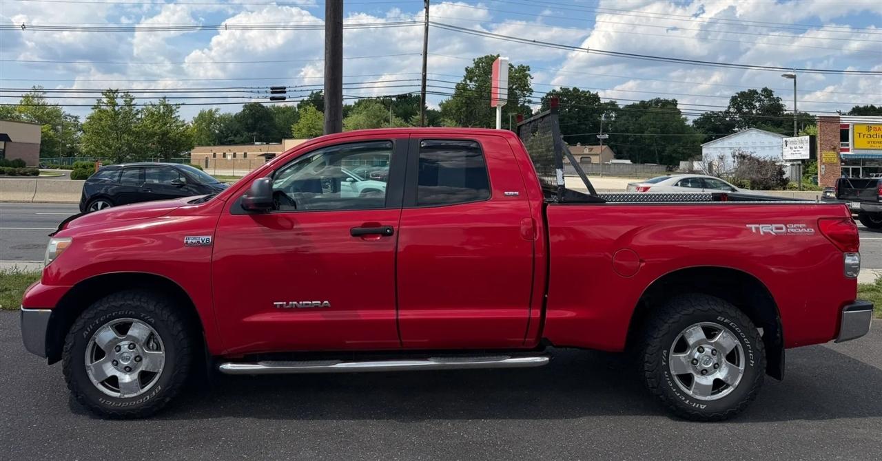 Toyota Tundra 4WD Double 145.7" 5.7L V8 SR5 (Natl 2007