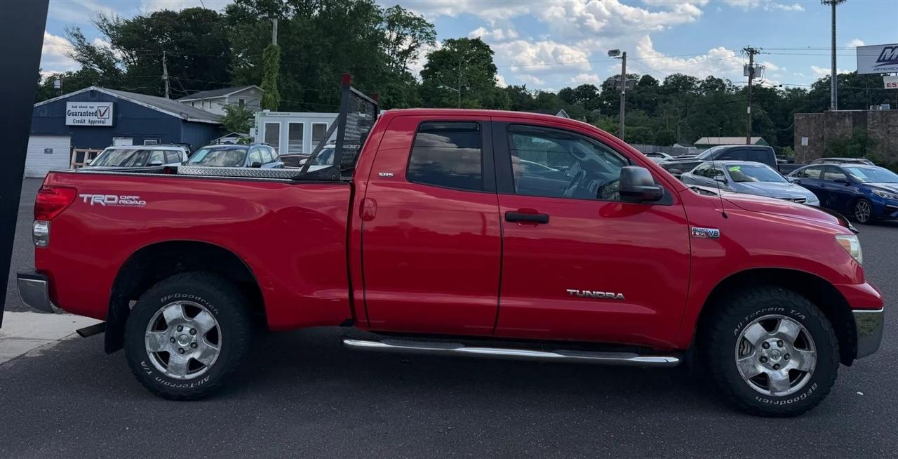 Toyota Tundra 4WD Double 145.7" 5.7L V8 SR5 (Natl 2007