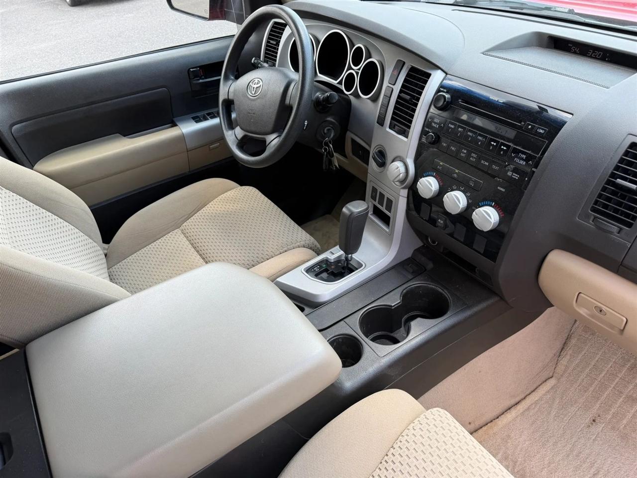 Toyota Tundra 4WD Double 145.7" 5.7L V8 SR5 (Natl 2007
