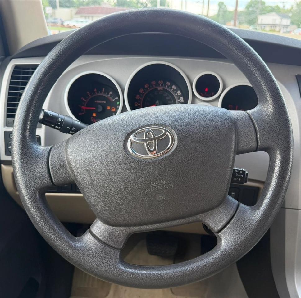 Toyota Tundra 4WD Double 145.7" 5.7L V8 SR5 (Natl 2007