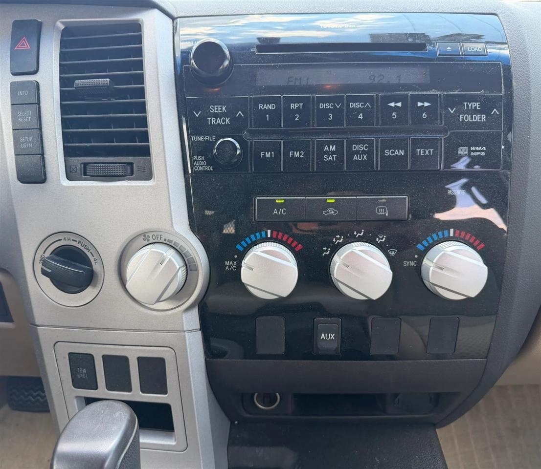 Toyota Tundra 4WD Double 145.7" 5.7L V8 SR5 (Natl 2007