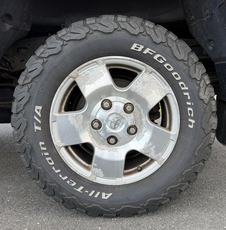 Toyota Tundra 4WD Double 145.7" 5.7L V8 SR5 (Natl 2007