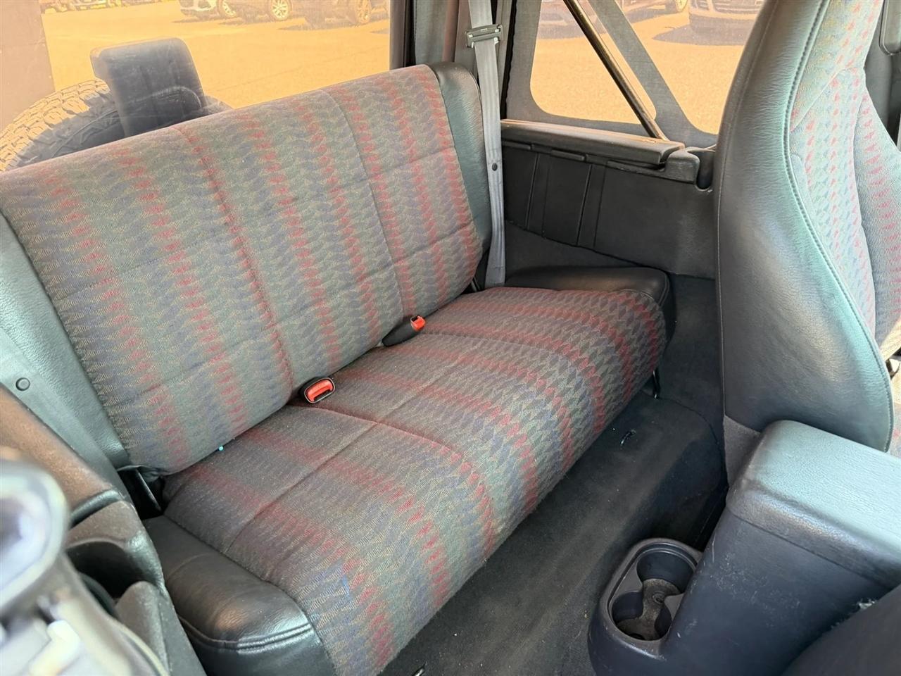 Jeep Wrangler 2dr SE 1999