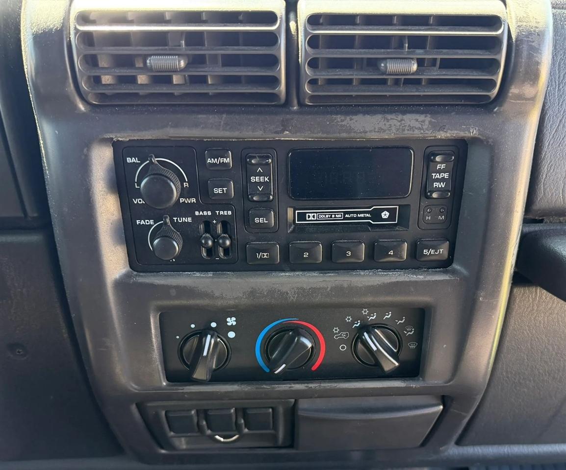 Jeep Wrangler 2dr SE 1999