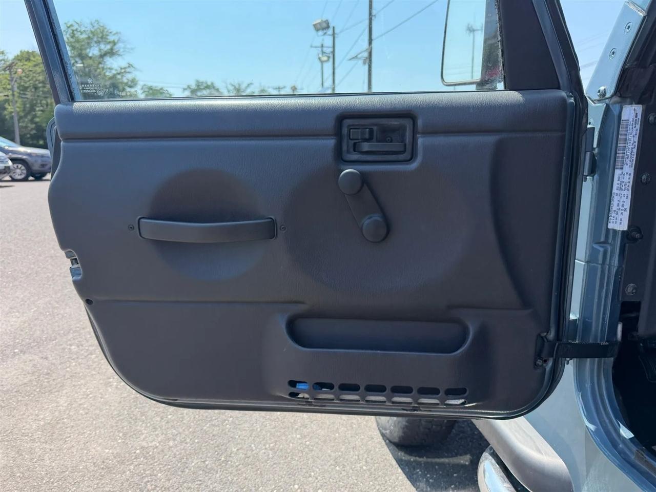 Jeep Wrangler 2dr SE 1999