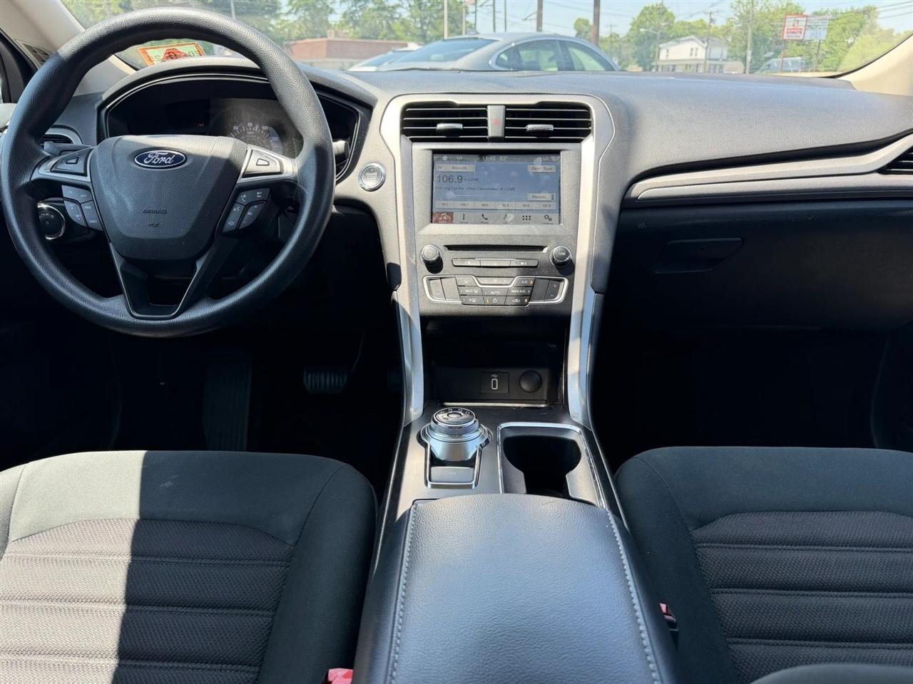 Ford Fusion SE FWD 2018