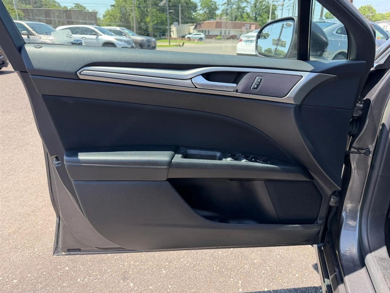 Ford Fusion SE FWD 2018