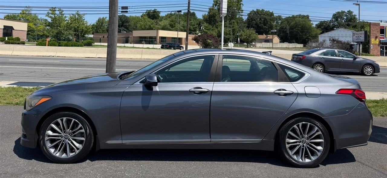 Hyundai Genesis 4dr Sdn V6 3.8L AWD 2015