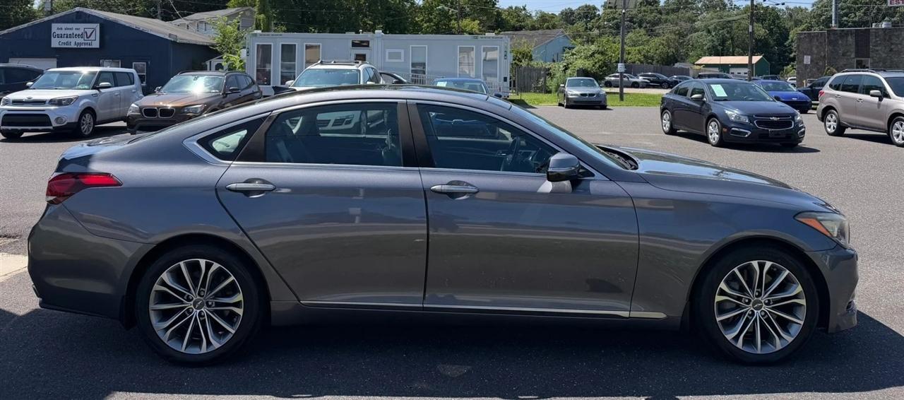 Hyundai Genesis 4dr Sdn V6 3.8L AWD 2015