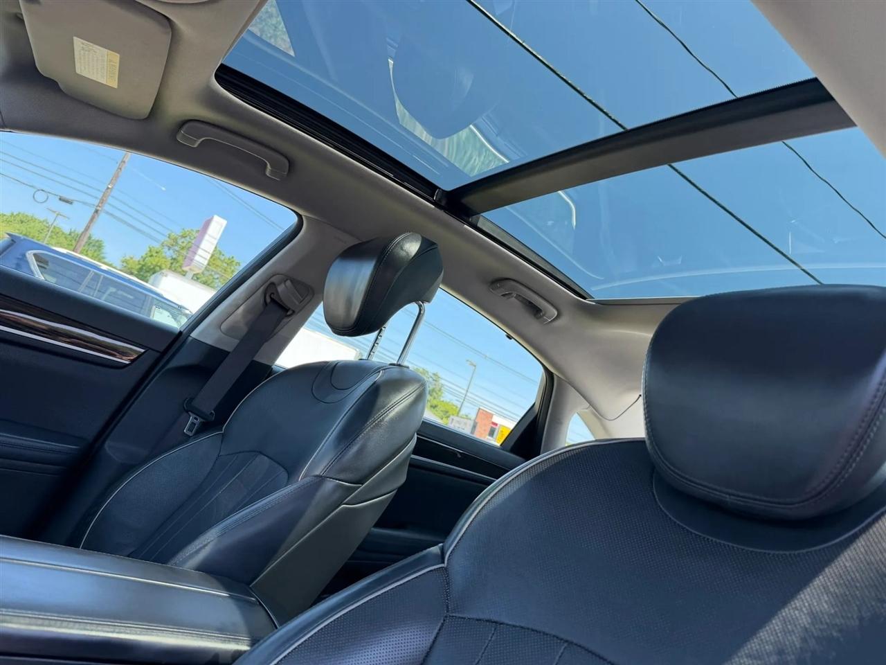 Hyundai Genesis 4dr Sdn V6 3.8L AWD 2015