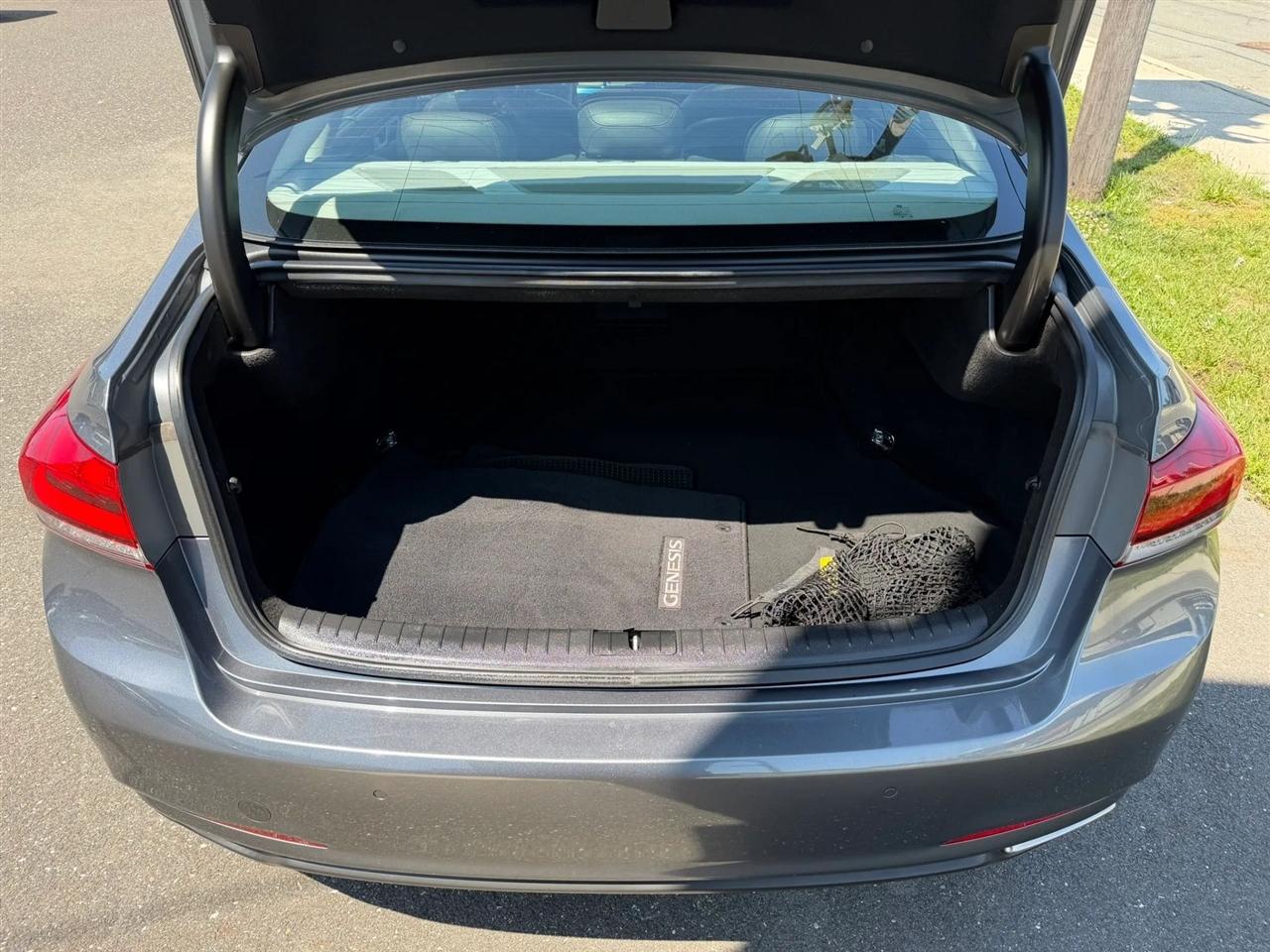 Hyundai Genesis 4dr Sdn V6 3.8L AWD 2015
