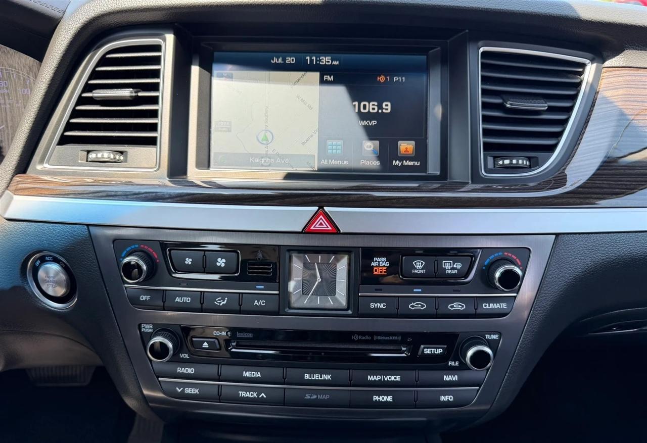 Hyundai Genesis 4dr Sdn V6 3.8L AWD 2015