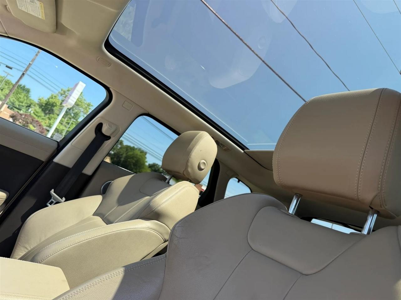 Land Rover Range Rover Evoque 5 Door SE 2017