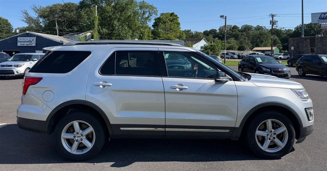 Ford Explorer XLT 4WD 2017
