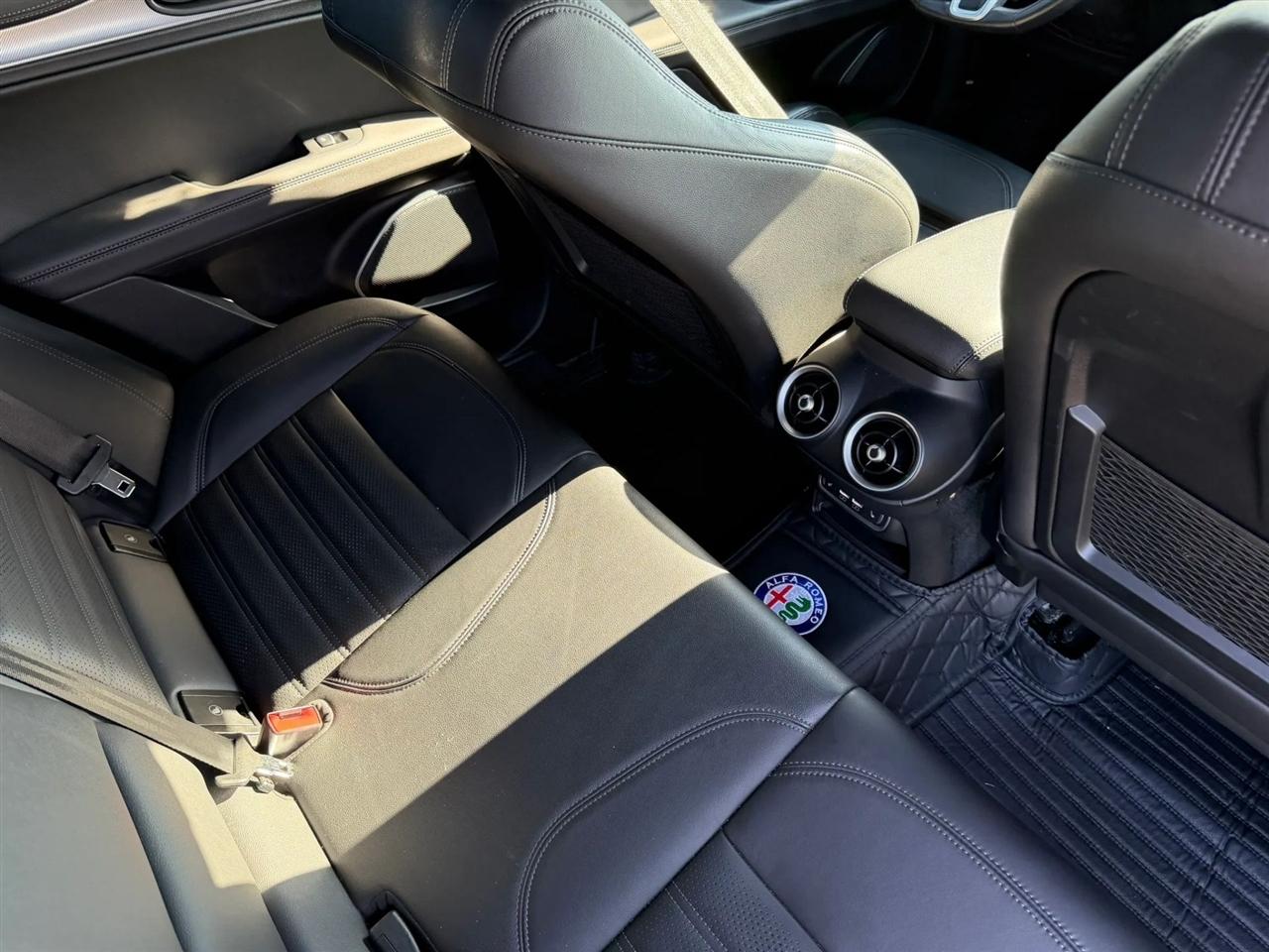 Alfa Romeo Stelvio Veloce AWD 2022