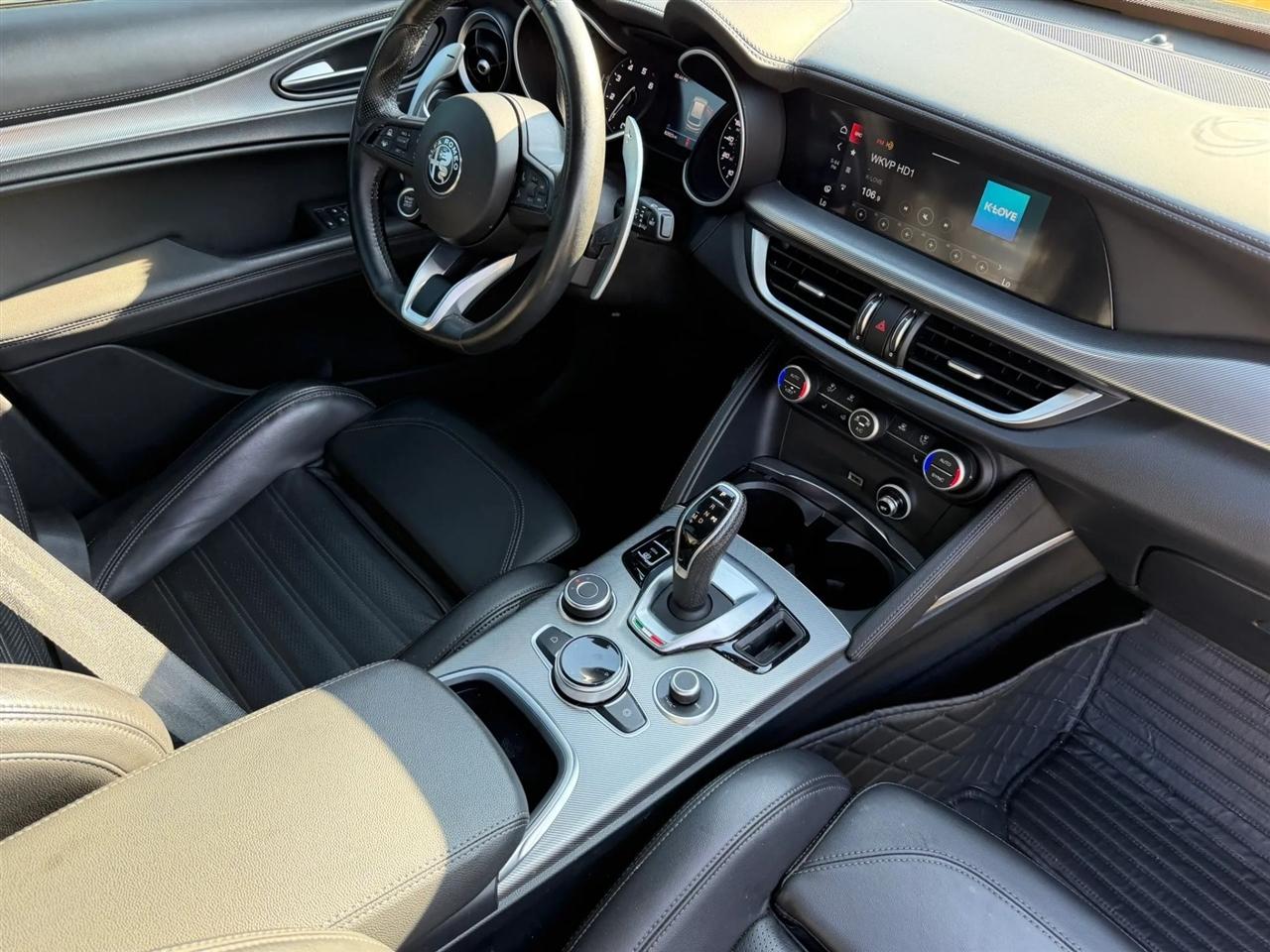 Alfa Romeo Stelvio Veloce AWD 2022
