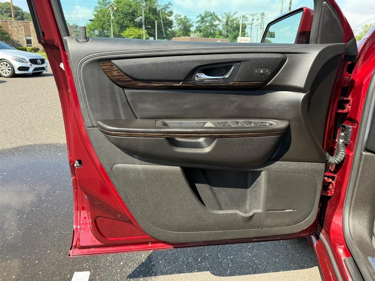 GMC Acadia AWD 4dr Denali 2016