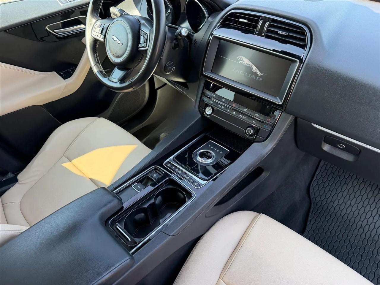 Jaguar F-Pace 25t Premium AWD 2019