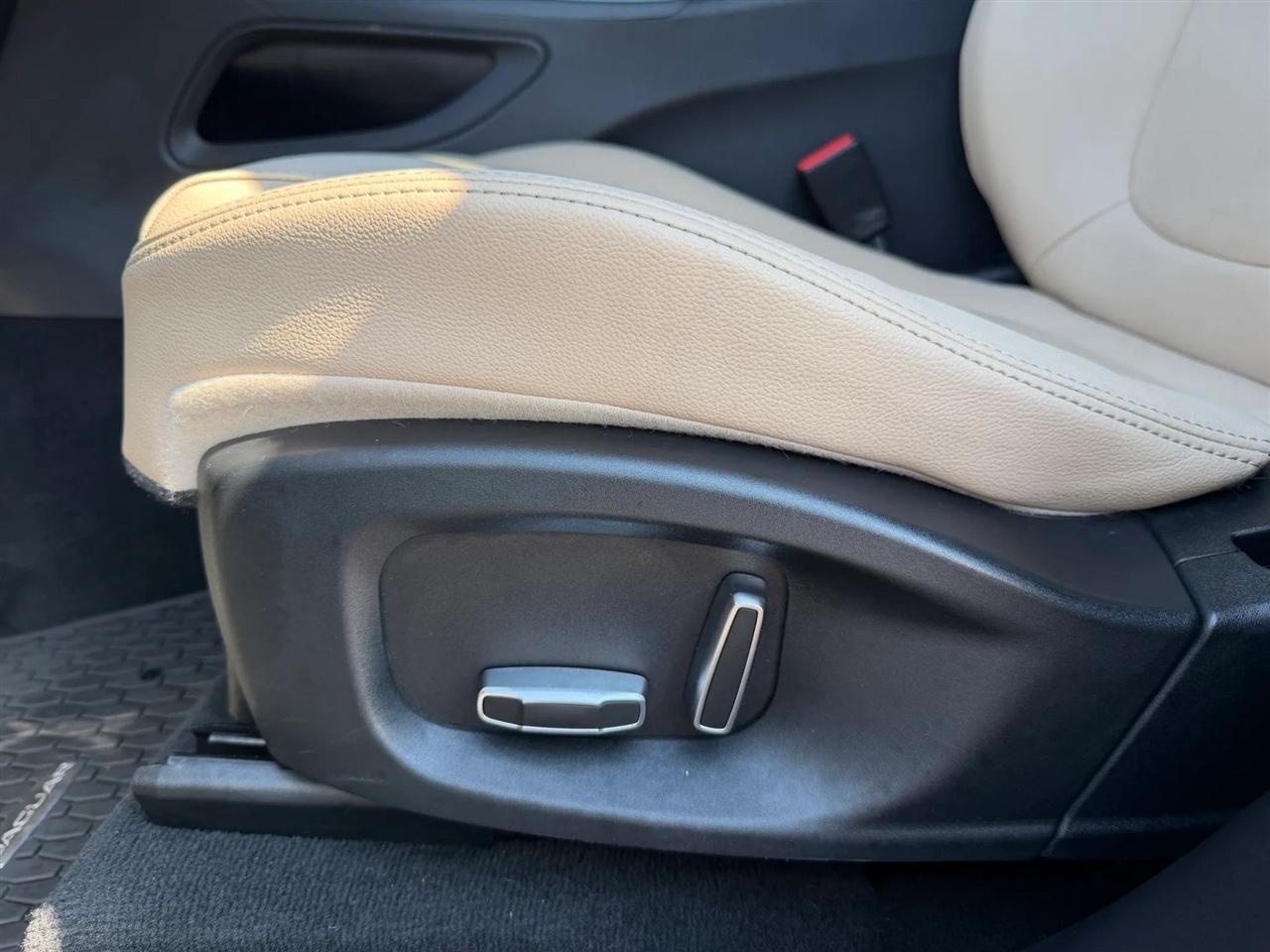 Jaguar F-Pace 25t Premium AWD 2019