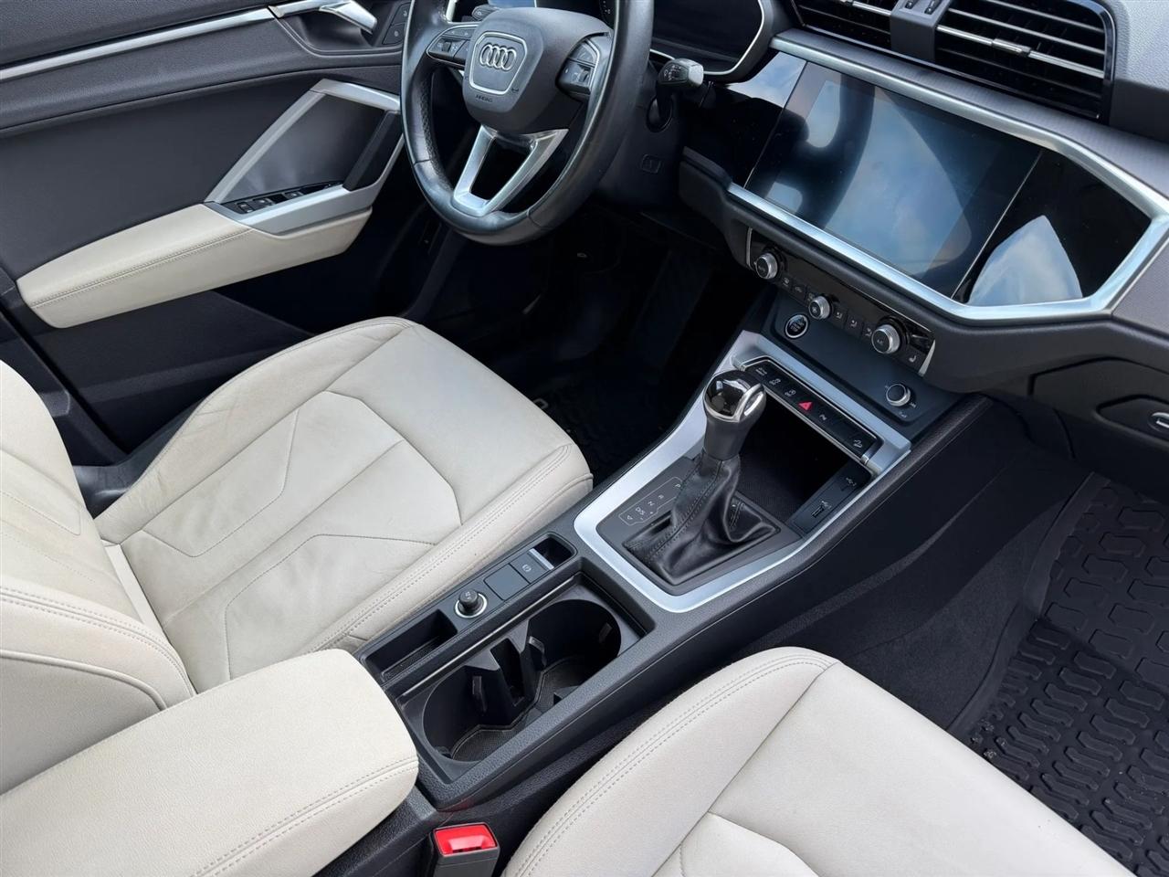 Audi Q3 S line Premium 45 TFSI quattro 2021