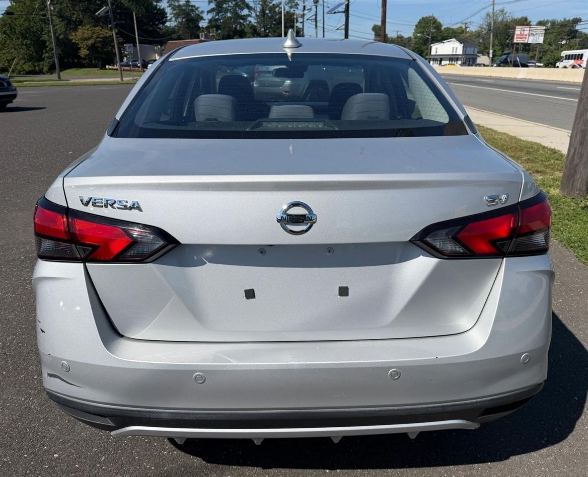 Nissan Versa SV CVT 2020