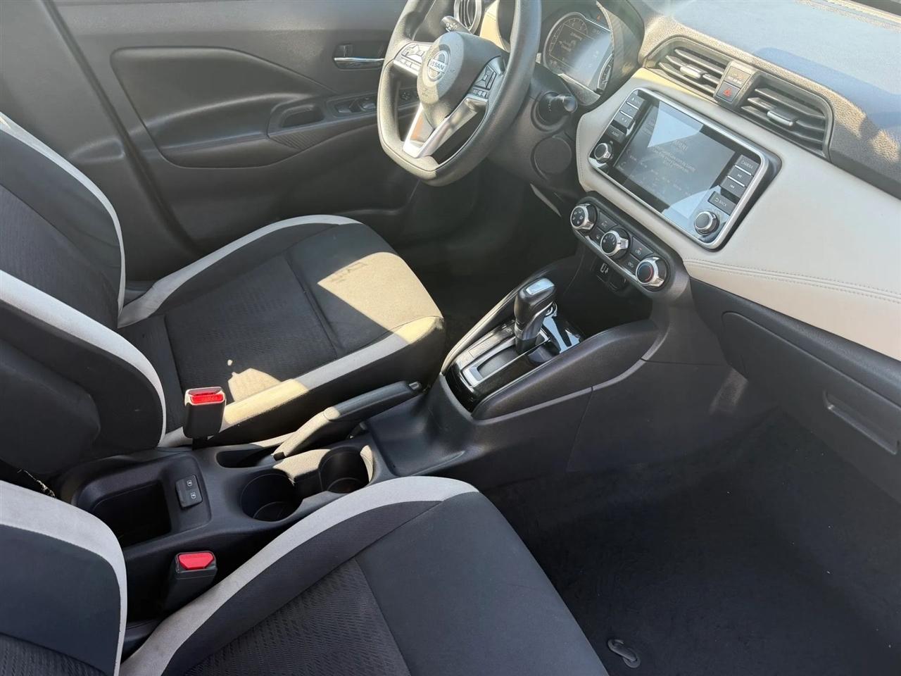 Nissan Versa SV CVT 2020