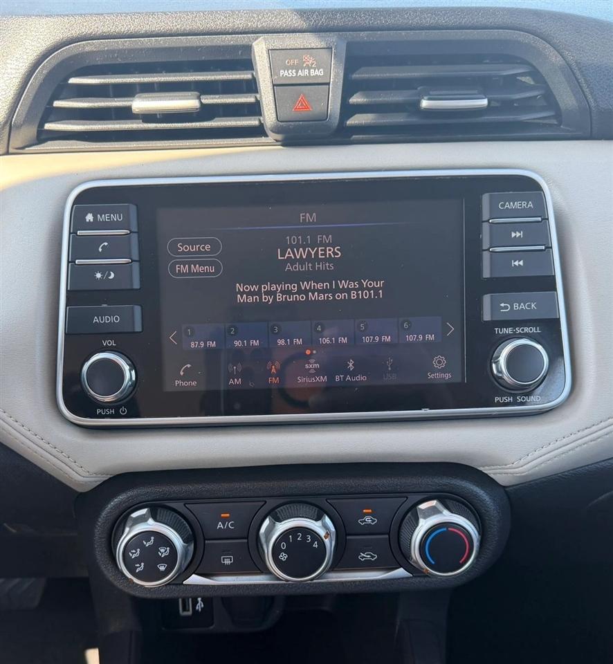 Nissan Versa SV CVT 2020