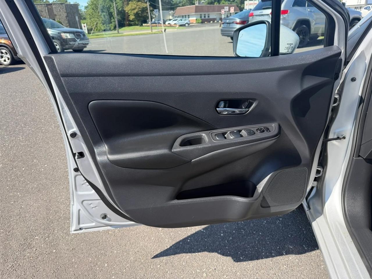 Nissan Versa SV CVT 2020