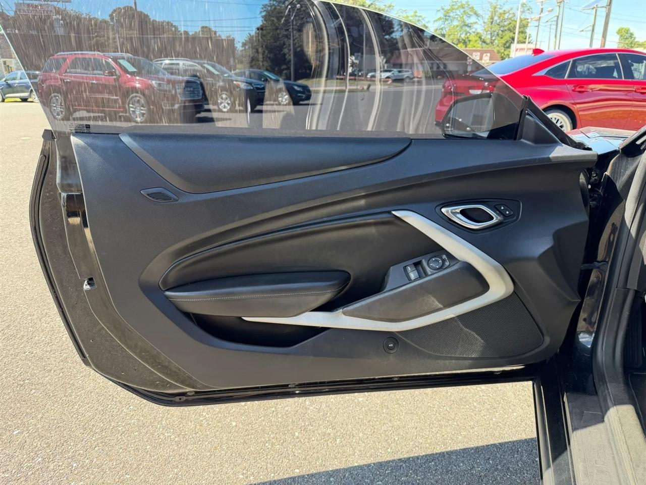 Chevrolet Camaro 2dr Cpe 1SS 2017