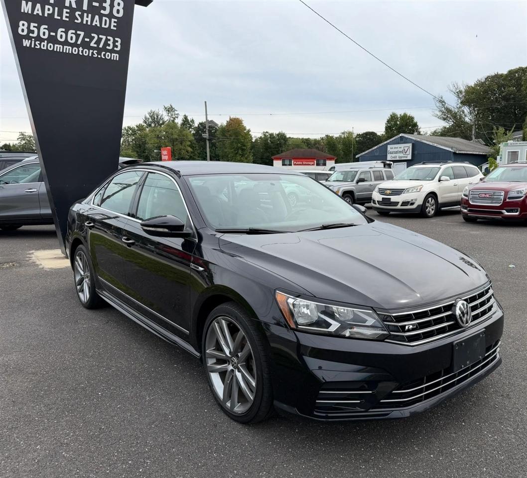 Volkswagen Passat R-Line w/Comfort Pkg Auto 2017