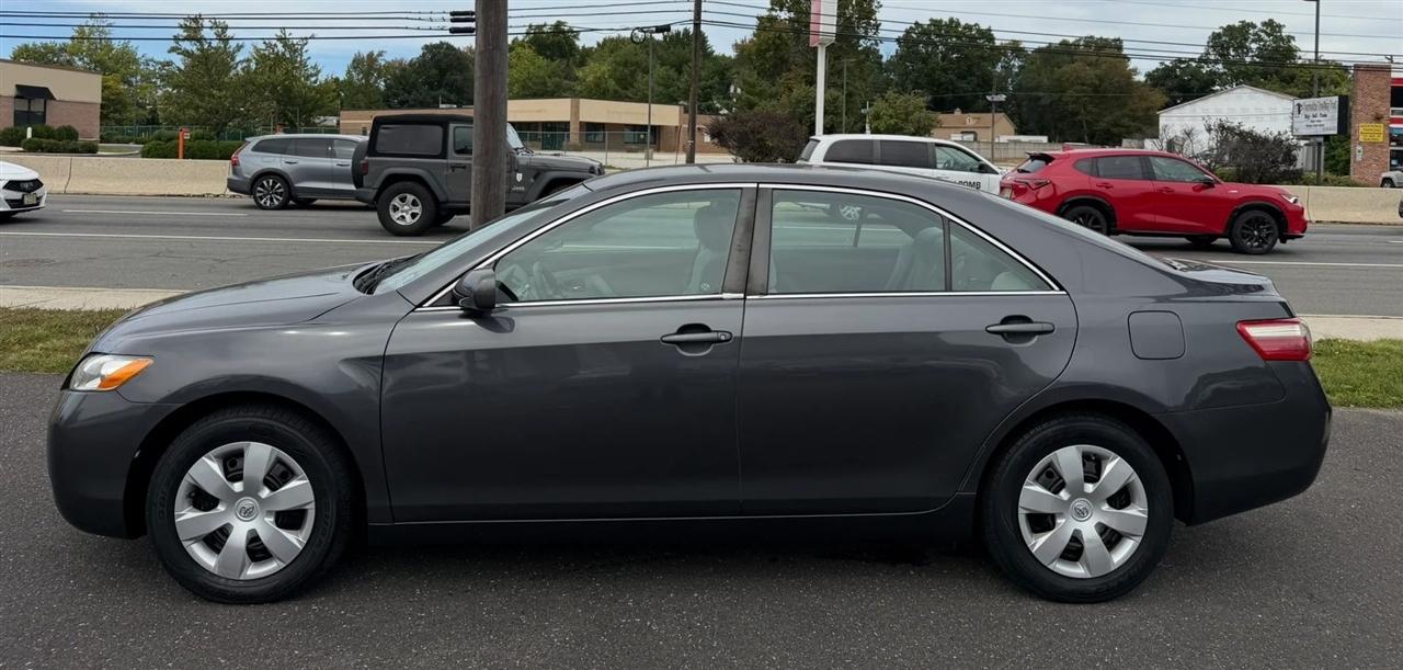 Toyota Camry 4dr Sdn I4 Man (Natl) 2009