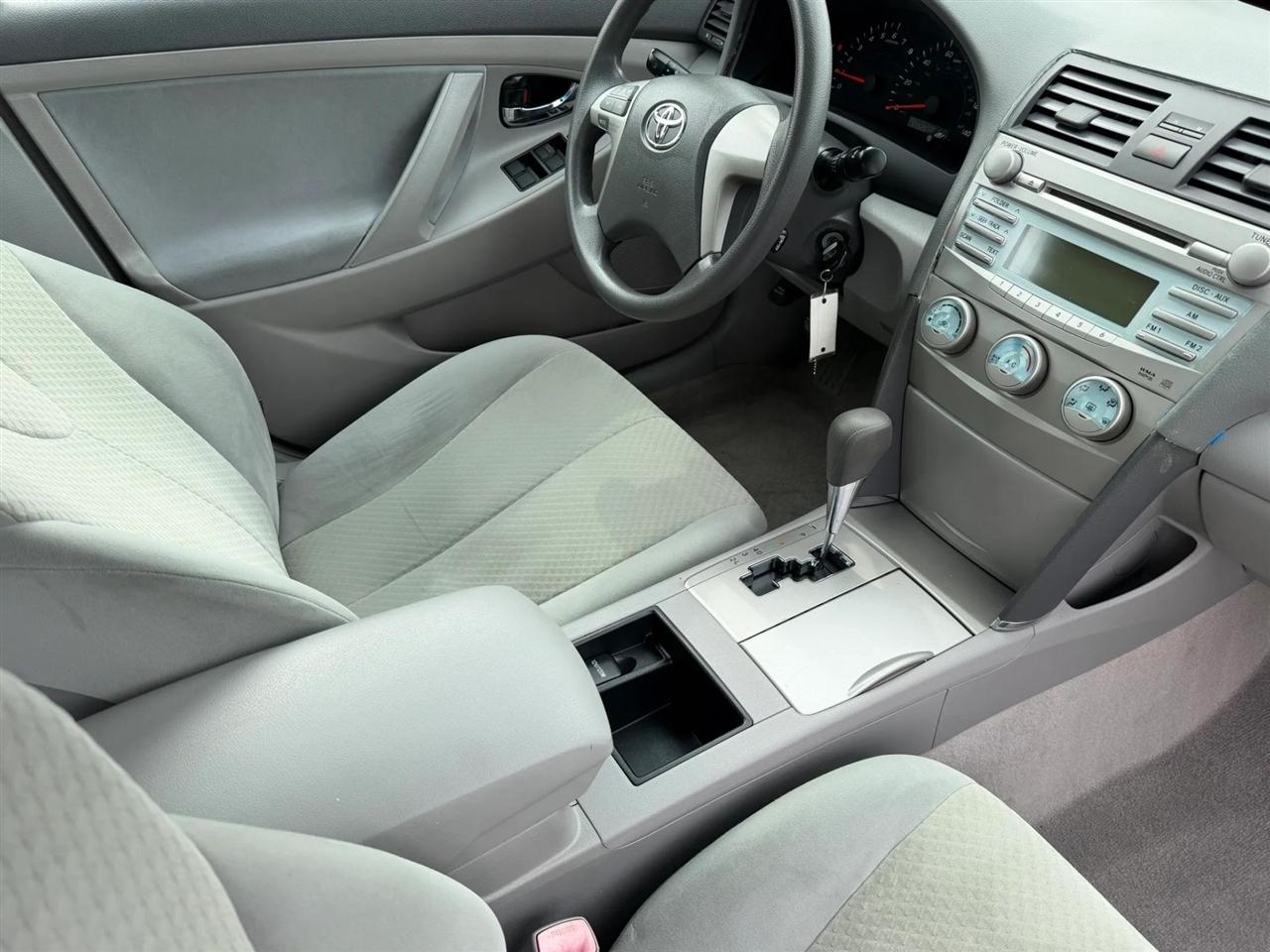 Toyota Camry 4dr Sdn I4 Man (Natl) 2009