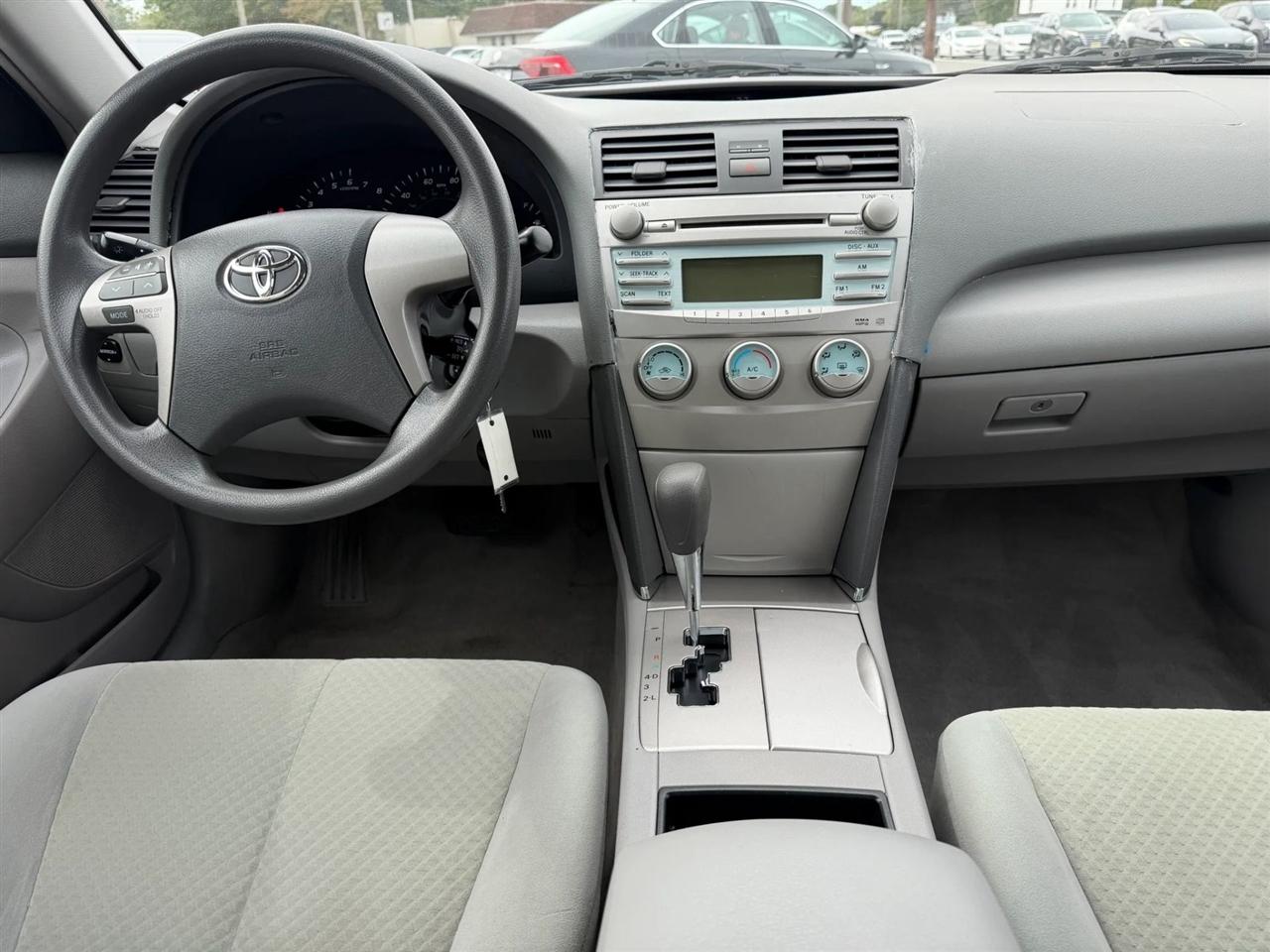 Toyota Camry 4dr Sdn I4 Man (Natl) 2009