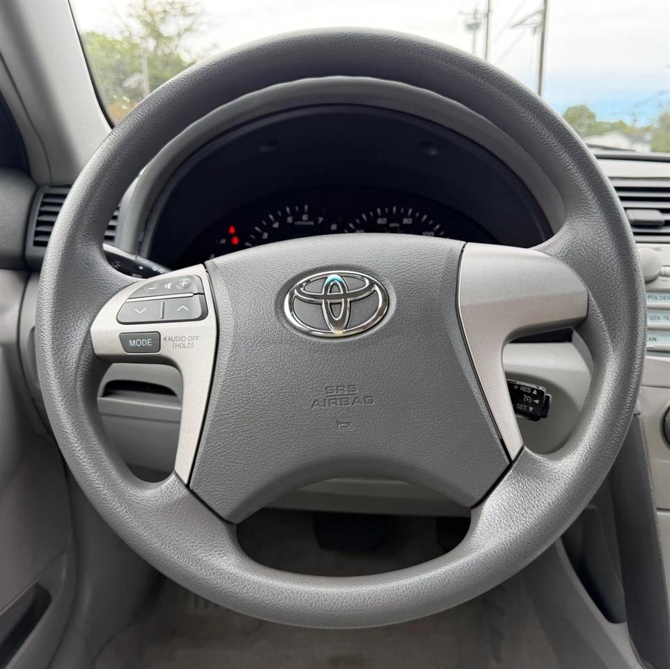 Toyota Camry 4dr Sdn I4 Man (Natl) 2009