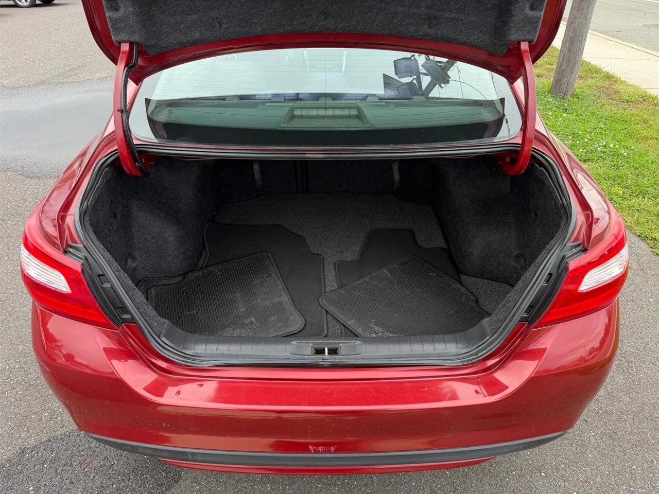 Nissan Altima 4dr Sdn I4 2.5 S 2016