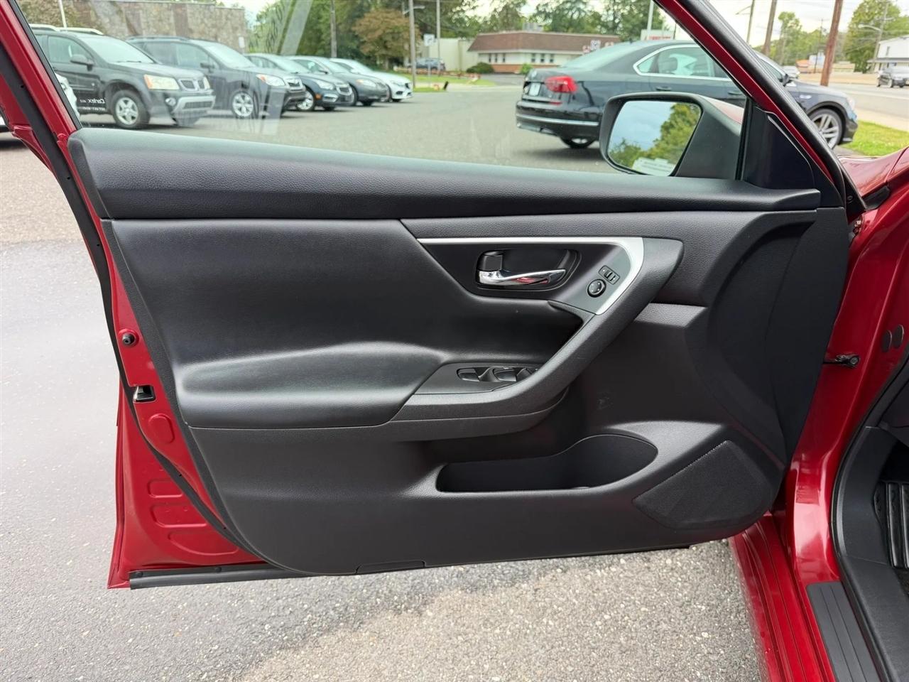 Nissan Altima 4dr Sdn I4 2.5 S 2016