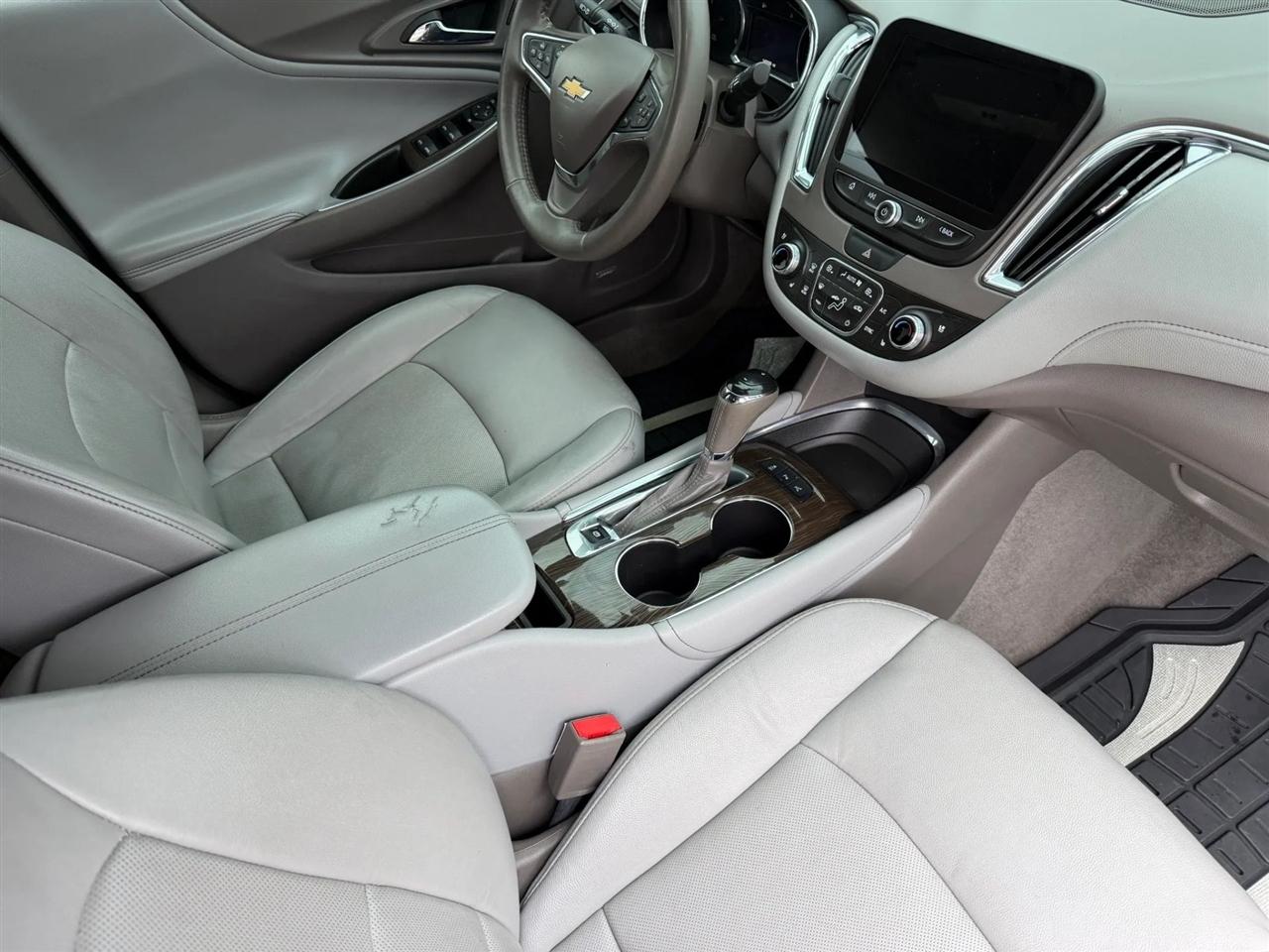 Chevrolet Malibu 4dr Sdn Premier w/2LZ 2017