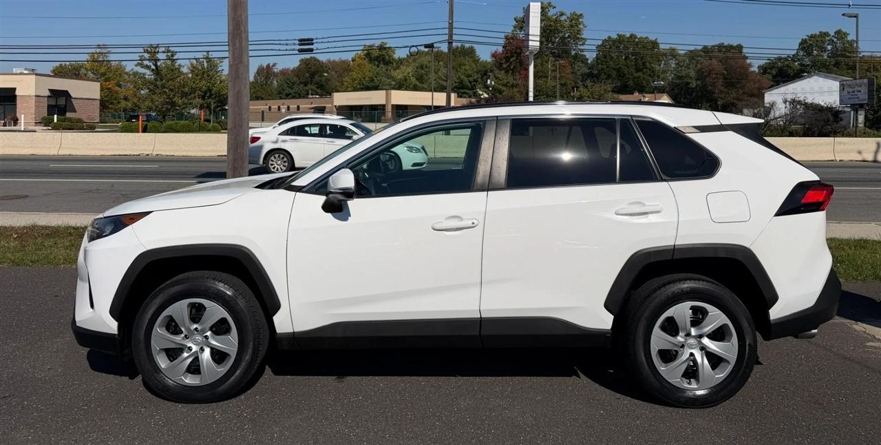 Toyota RAV4 LE AWD (Natl) 2019