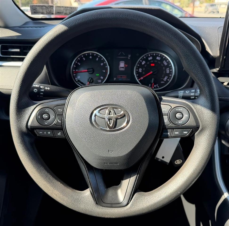 Toyota RAV4 LE AWD (Natl) 2019