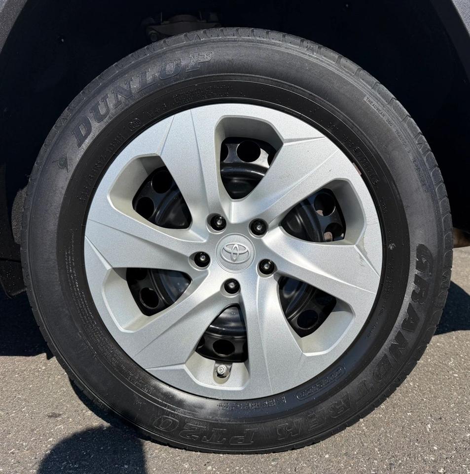 Toyota RAV4 LE AWD (Natl) 2019