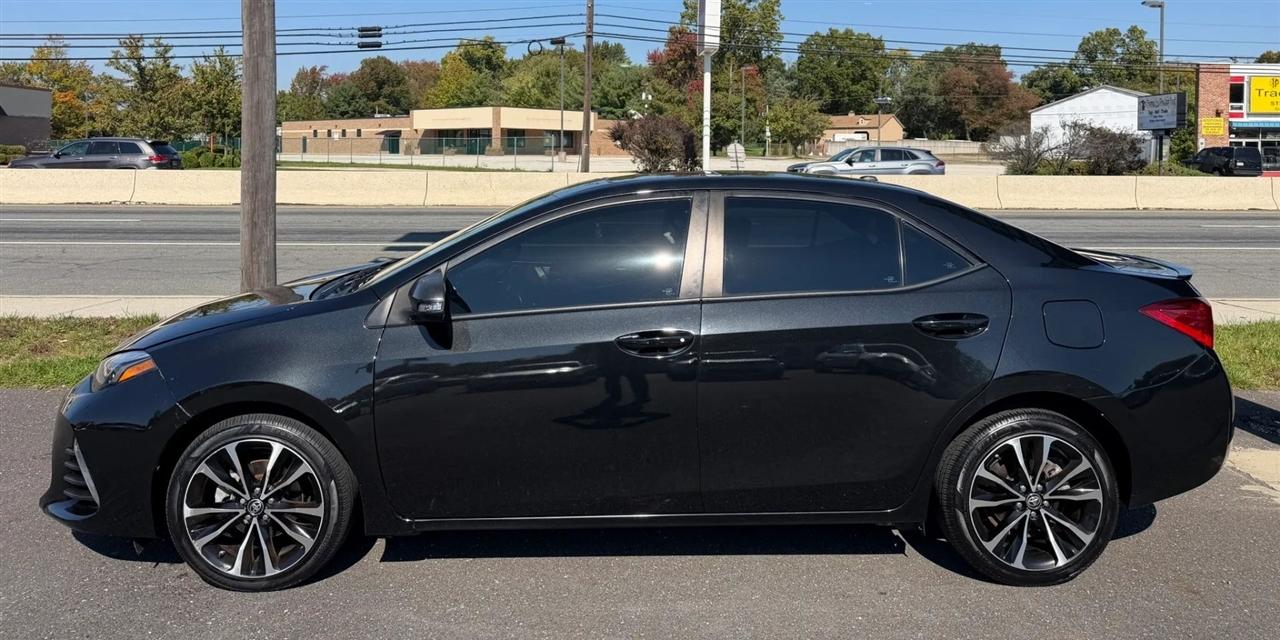 Toyota Corolla XLE CVT (Natl) 2019