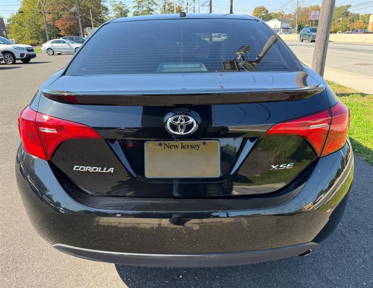 Toyota Corolla XLE CVT (Natl) 2019