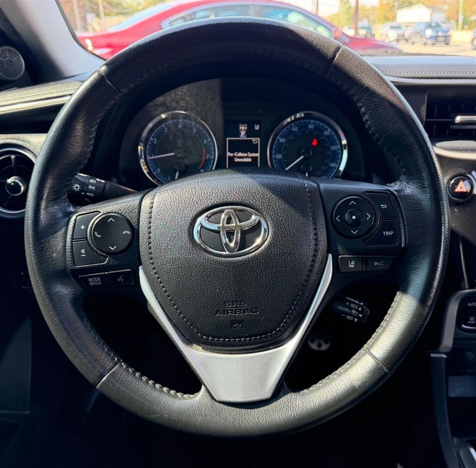 Toyota Corolla XLE CVT (Natl) 2019