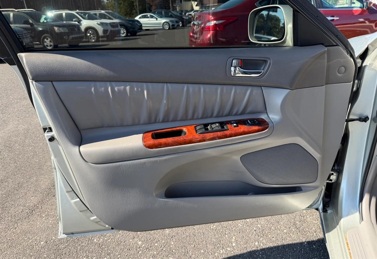 Toyota Camry 4dr Sdn LE V6 Auto (Natl) 2006