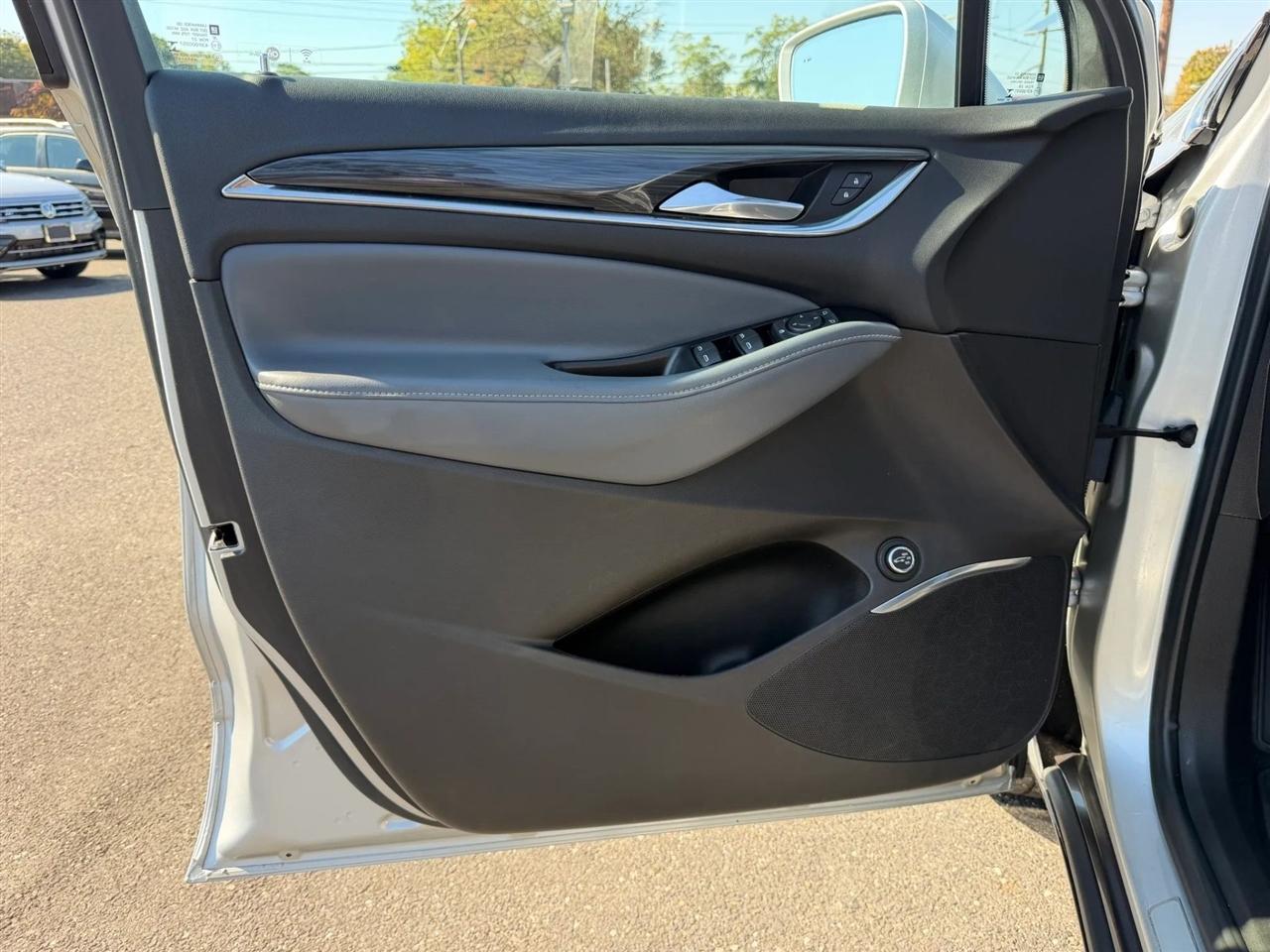 Buick Enclave AWD 4dr Essence 2018