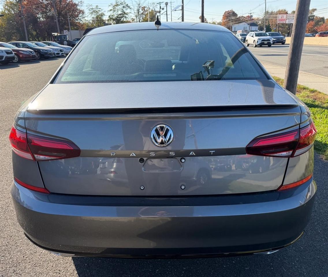 Volkswagen Passat 2.0T R-Line Auto 2021